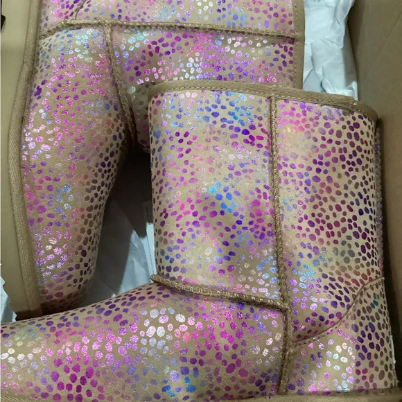 UGG kids classic boots brand new